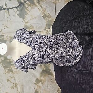 ★ 3 for $10 ★ TAHARI Blouse